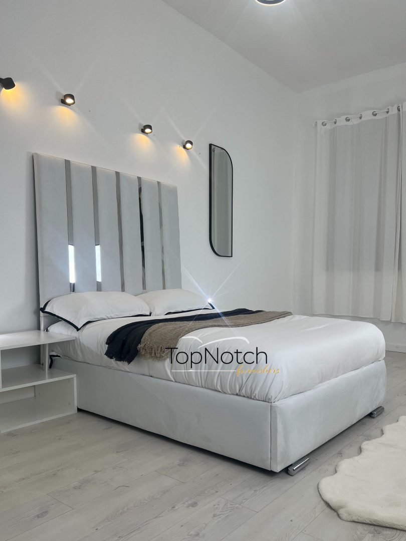 Amelia Bed